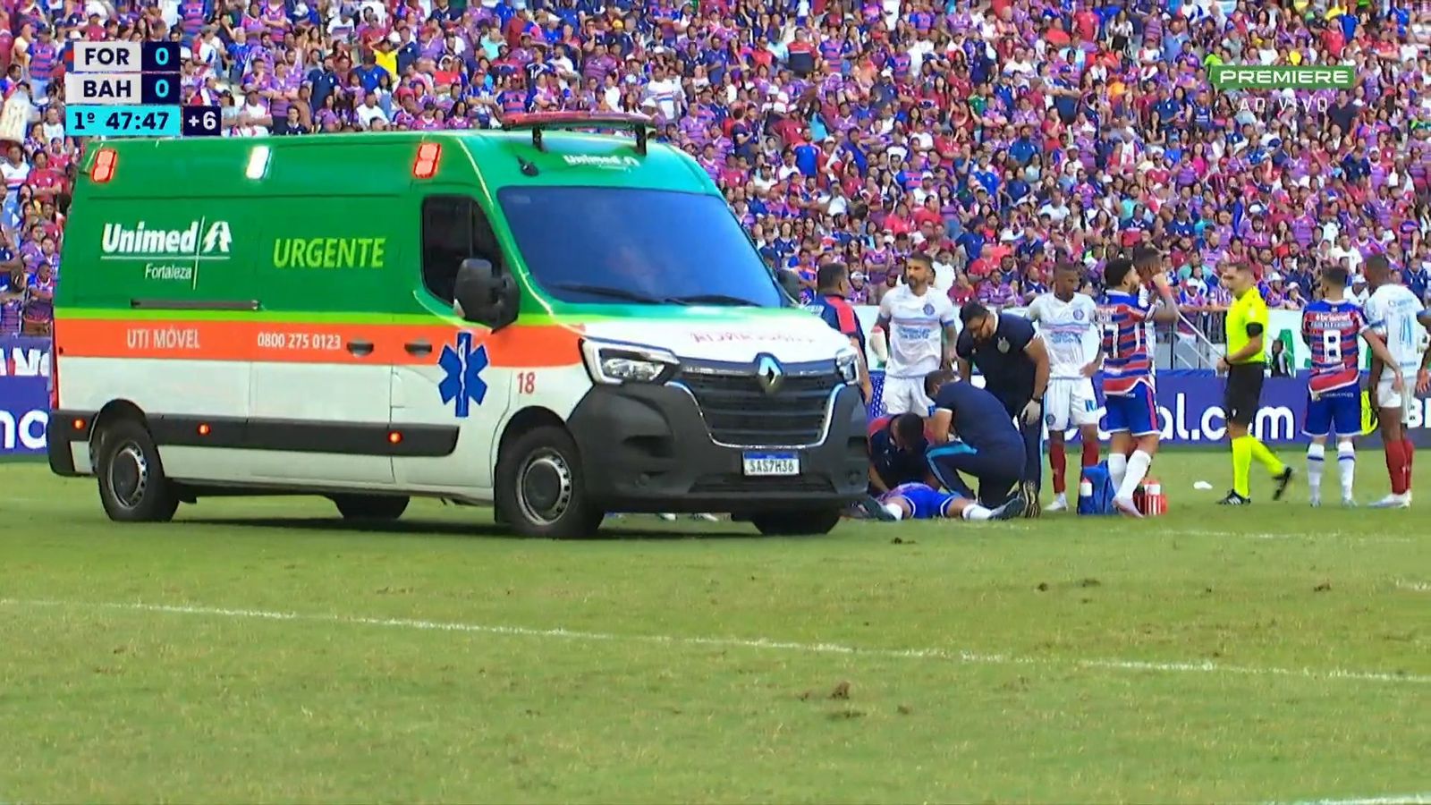 Após marcar dois gols pelo Goiás e deixar o campo de ambulância