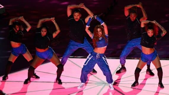 Anitta - Show final da Champions League (foto: Foto: Yasin Akgul/AFP)