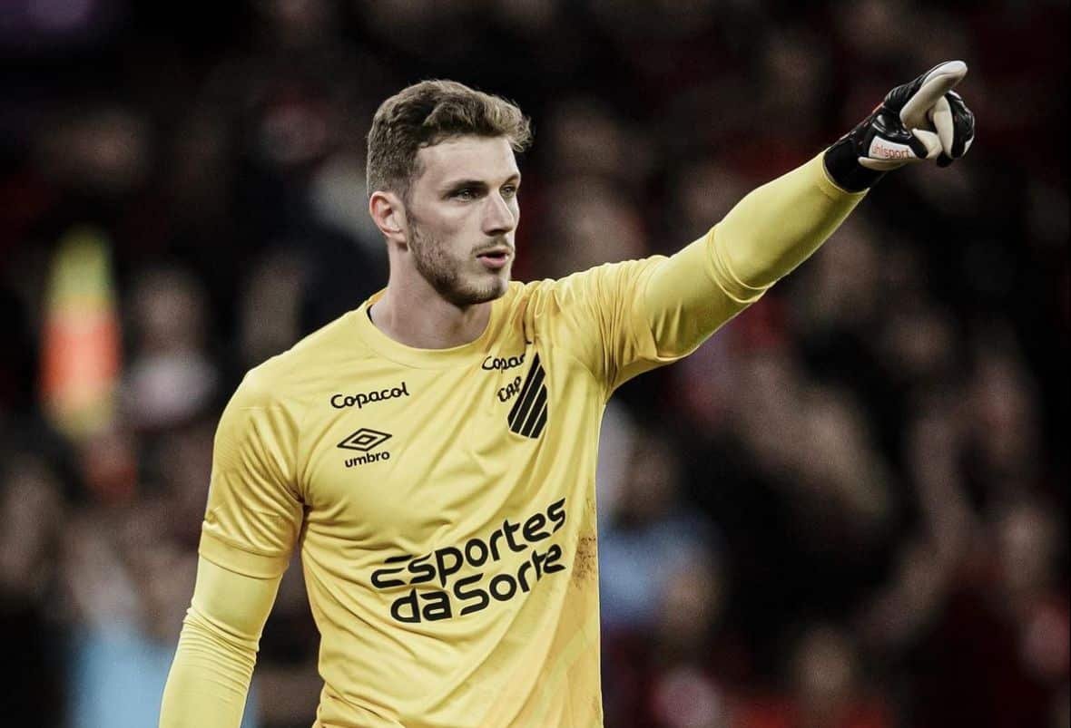 Bento, goleiro do Athletico-PR, em campo (foto: Foto: Reprodução/Redes sociais)