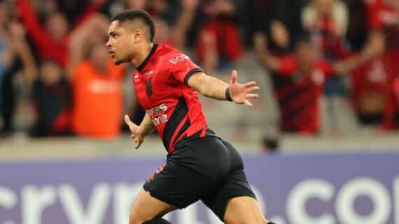 Vitor Roque comemorando gol (foto: José Tramontin/athletico.com.br)