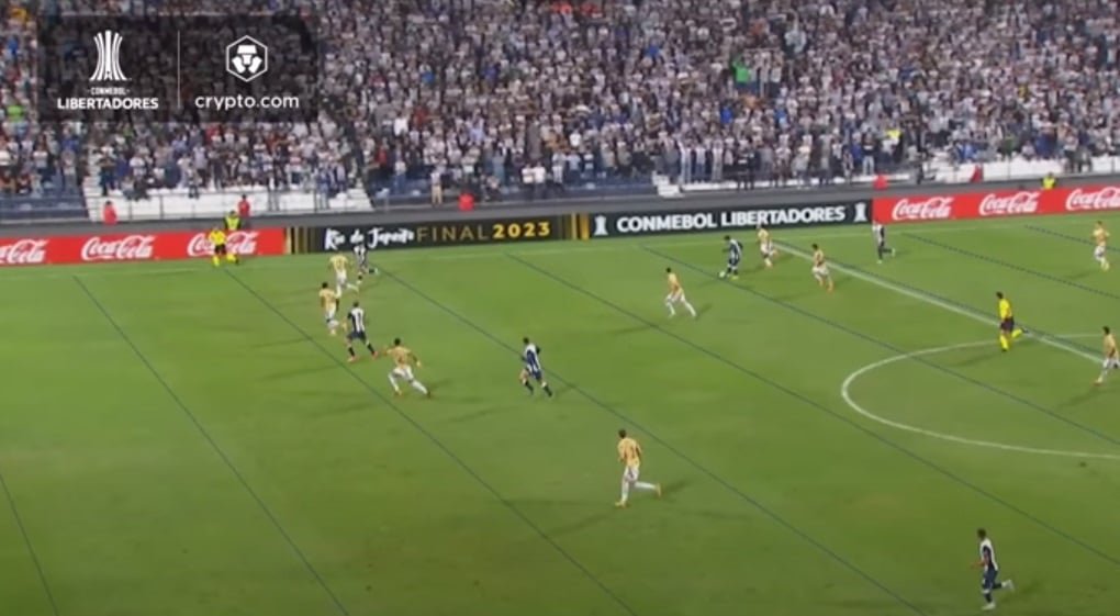 Imagem da análise do VAR (foto: Reprodução / Conmebol)