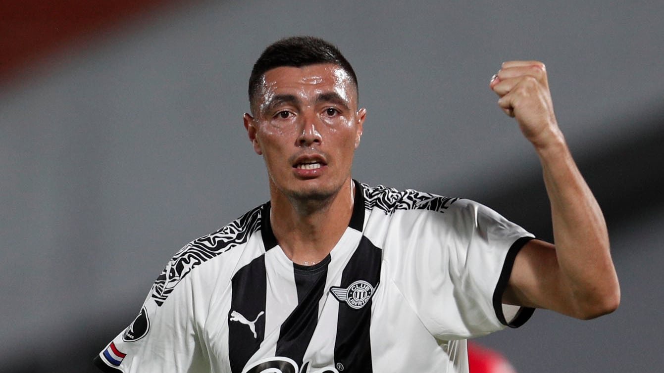 Cardozo é um dos destaques do Libertad-PAR na temporada (foto: JUAN KARITA/AFP)