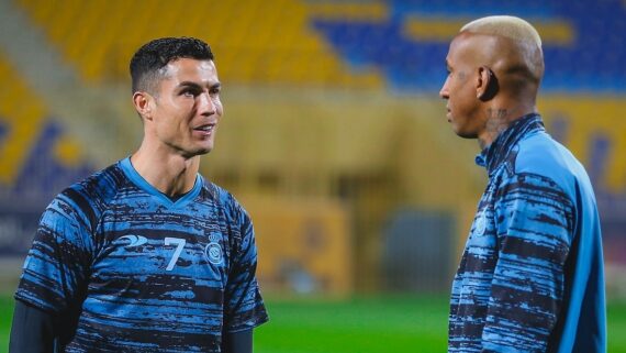 Anderson Talisca é companheiro de Cristiano Ronaldo e outros jogadores estrangeiros (foto: Divulgação/Al Nassr)