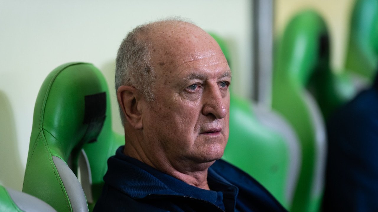 Torcedores do Cruzeiro reagem à chegada de Felipão ao Atlético-MG (foto: Bruno Haddad/Cruzeiro)