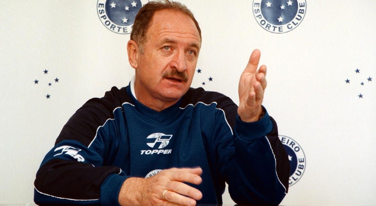 Felipão gesticula com as mãos (foto: Euler Junior/EM/DA Press)