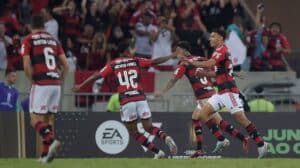 Flamengo venceu o Racing e se aproximou da classificação às oitavas de final - Crédito: 