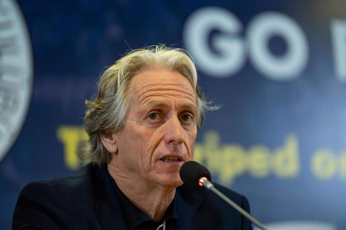 Jorge Jesus, treinador português, durante entrevista coletiva no Fenerbahce (foto: Yasin AKGUL / AFP)