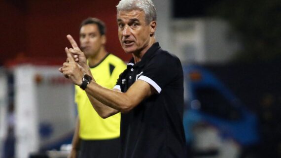 Luís Castro, do Botafogo (foto: Celso Roldan/AFP)