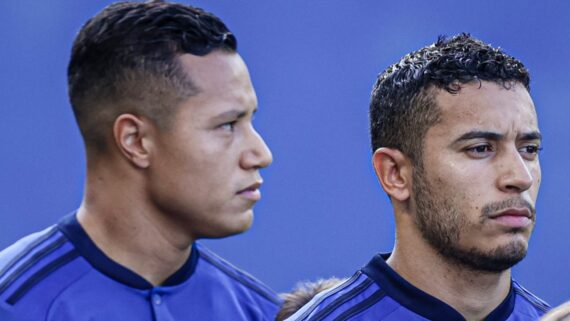 Marlon e William, jogadores do Cruzeiro (foto: Cris Mattos/Staff Images/Cruzeiro)