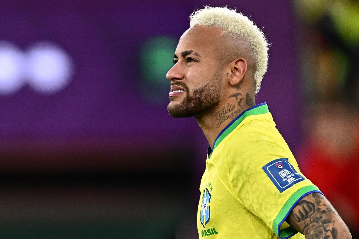 Neymar com a camisa da Seleção Brasileira (foto: GABRIEL BOUYS / AFP)