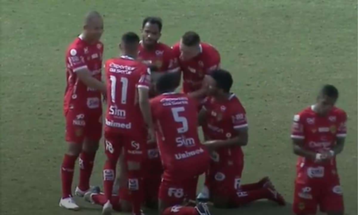 Vila Nova-GO venceu Botafogo-SP por 3 a 0 (foto: Reprodução/SporTV)