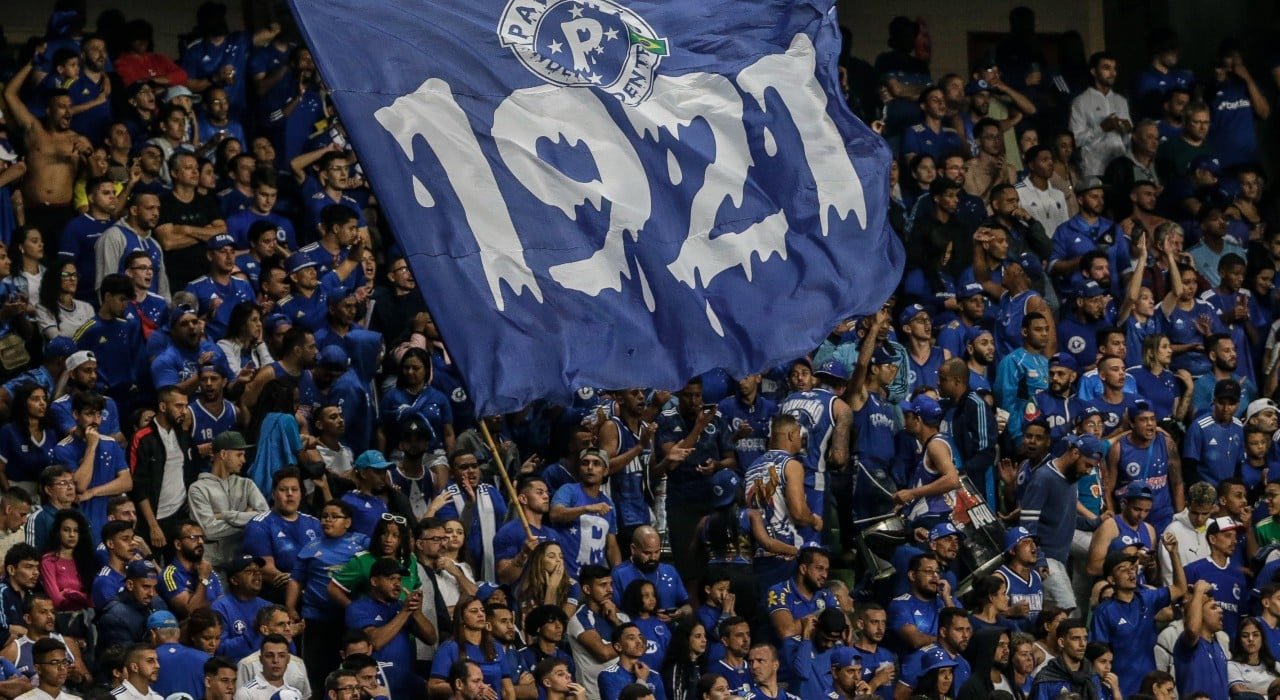 Torcida do Cruzeiro (foto: THOMÁS SANTOS/STAFF IMAGES/CRUZEIRO)