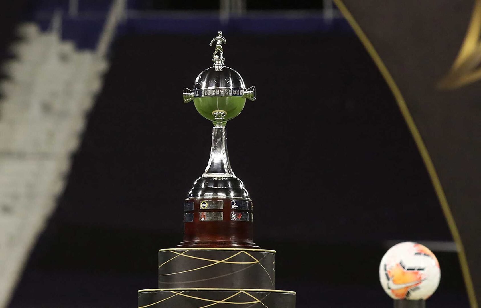 Troféu da Copa Libertadores (foto: Agustin Marcarian/AFP)