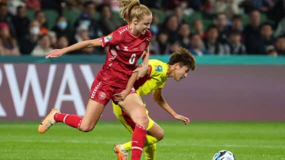 Dinamarca e China pela Copa do Mundo Feminina (foto: Colin Murty/AFP)