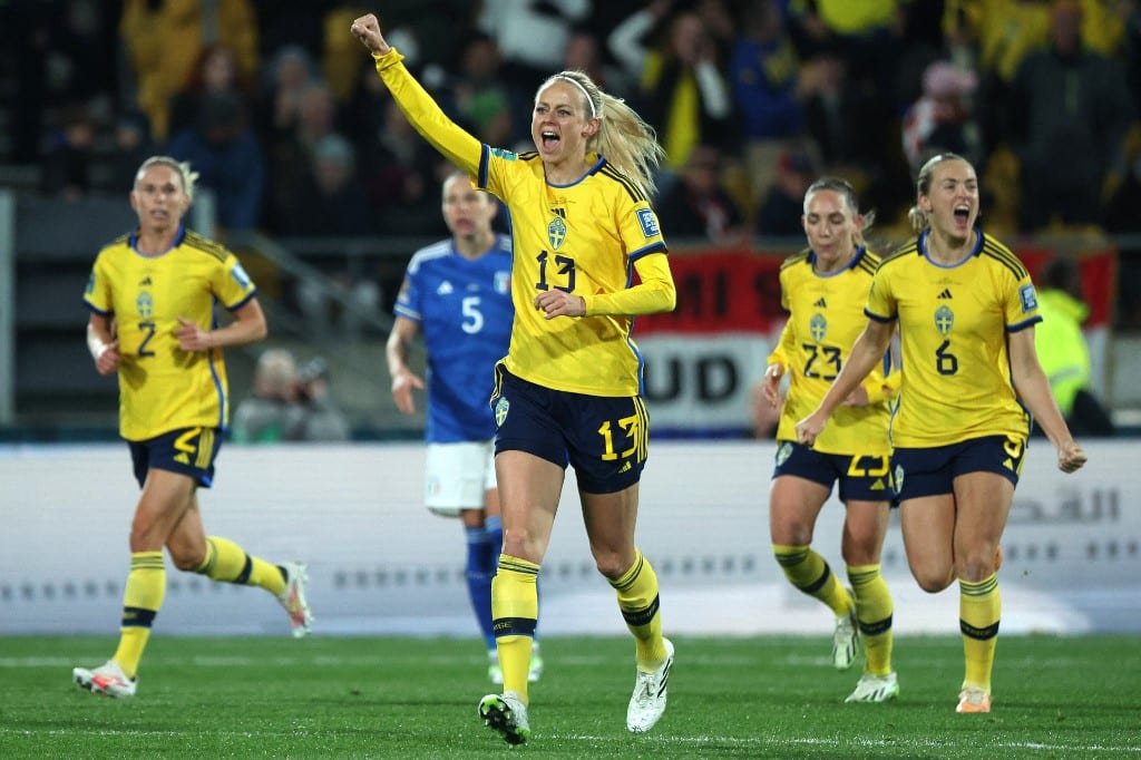 Suécia comemorando gol em cima da Itália na Copa do Mundo Feminina (foto: Marty Melville/AFP)