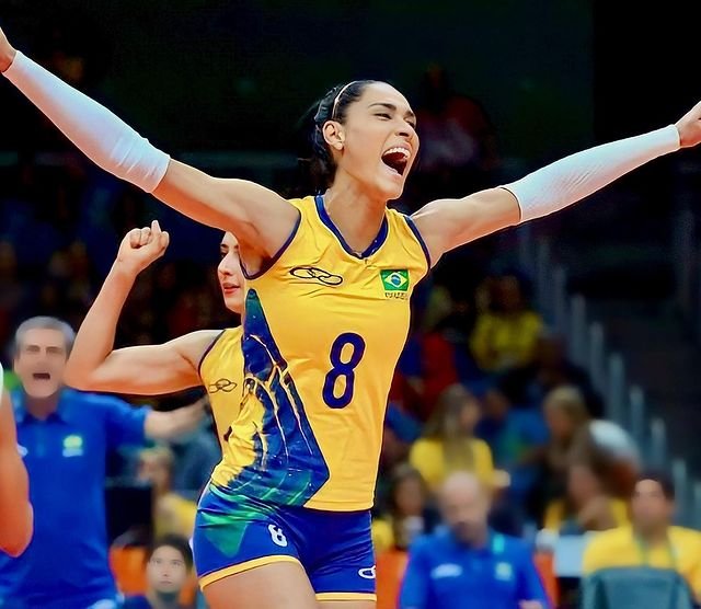 Jaqueline jogando pela Seleção Brasileira nas Olimpíadas (foto: Reprodução/Instagram)