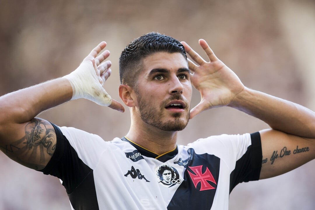 Atacante Pedro Raul pode acertar sua saída do Vasco nos próximos dias (foto: Daniel RAMALHO/VASCO)