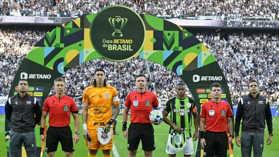 Nos pênaltis, Timão elimina América-MG e avança para as semifinais da Copa  do Brasil