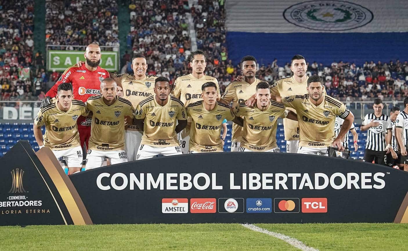 Jogadores do Atlético-MG perfilados antes de jogo da Libertadores (foto: Pedro Souza/Atlético-MG)