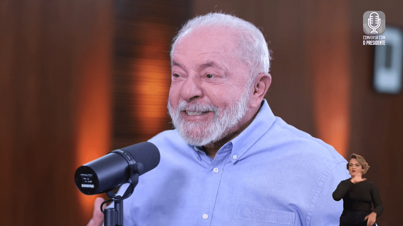 Lula durante bate-papo no Conversa com o Presidente (foto: Reprodução Youtube)