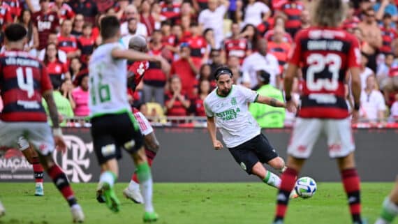 Flamengo e América em jogo pelo Campeonato Brasileiro (foto: Mourão Panda/América)