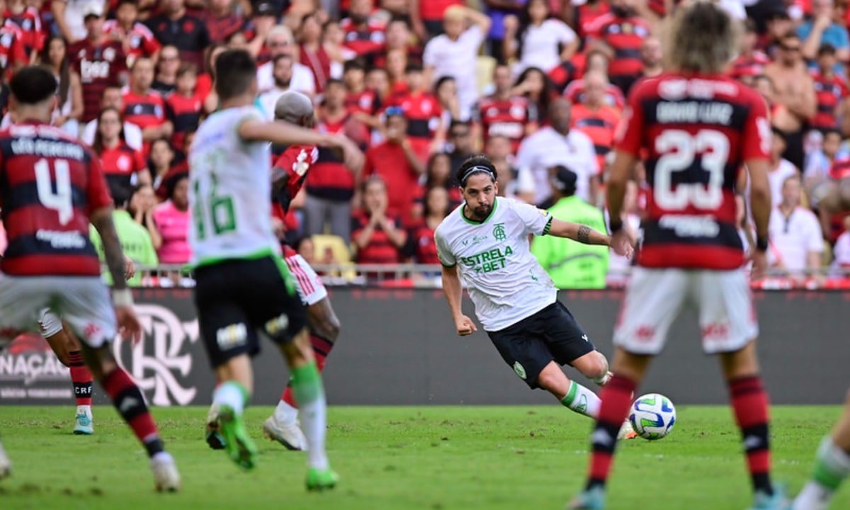 Flamengo e América em jogo pelo Campeonato Brasileiro (foto: Mourão Panda/América)