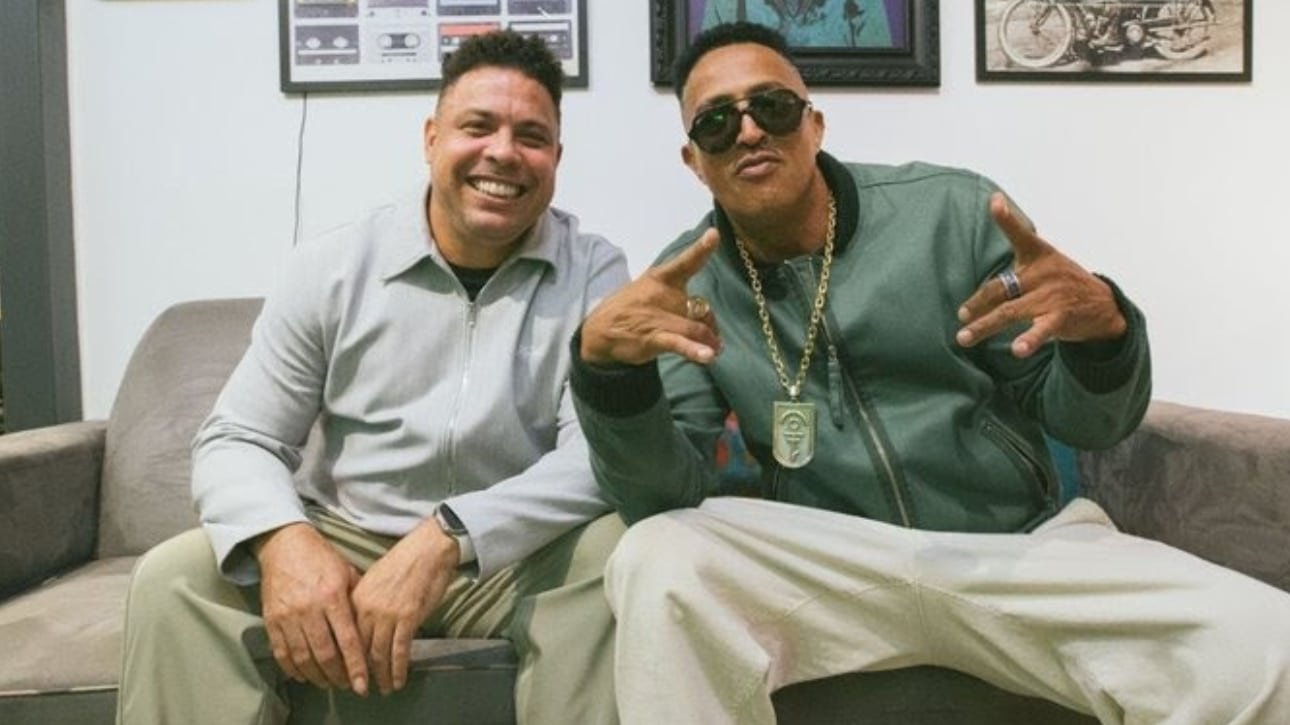 Mano Brown com Ronaldo em podcast (foto: Jef Delgado)