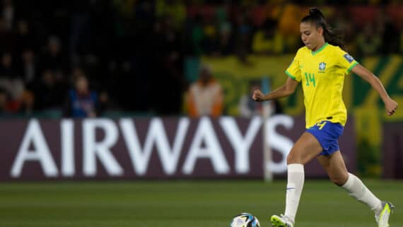 Lauren, zagueira da Seleção Brasileira (foto: Thais Magalhães/CBF)