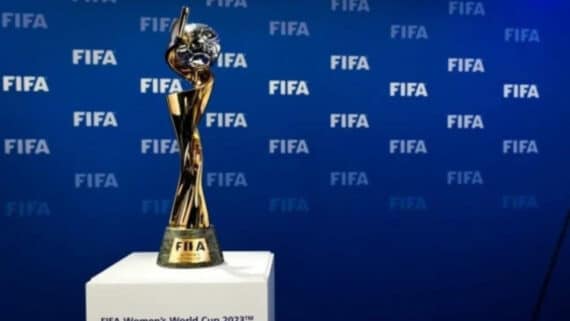 Taça da Copa do Mundo feminina (foto: Reprodução/Ministério do Esporte)