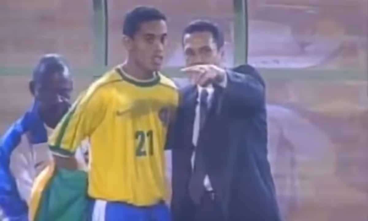 Ronaldinho em primeiro jogo pela Seleção Brasileira (foto: Reprodução)
