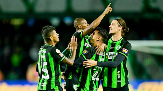 Juninho marcou gol em jogo contra o Coritiba, pelo Campeonato Brasileiro (foto: Mourão Panda/América)