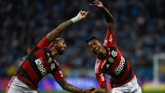 Flamengo vence o Grêmio fora de casa e larga com boa vantagem na Copa do  Brasil