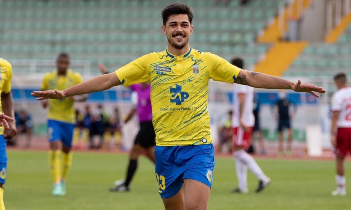 João Basso em jogo do Arouca, de Portugal (foto: Arquivo Pessoal/Reprodução)