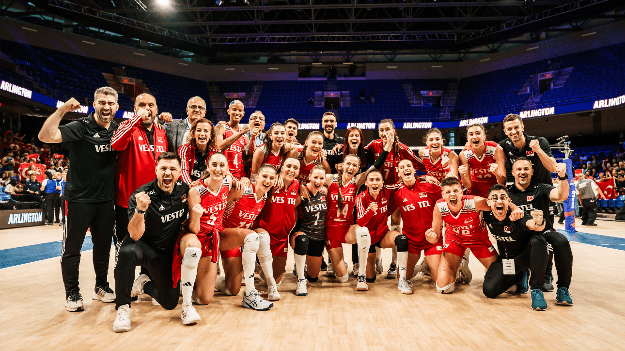 Seleção Turca pós jogo (foto: Reprodução FIVB)