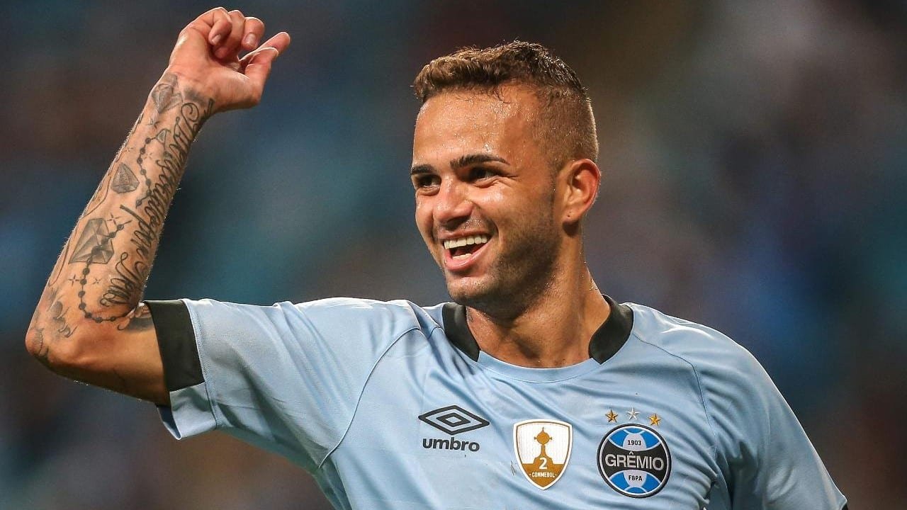 Luan está de volta ao Grêmio (foto: JEFFERSON BERNARDES/AFP)