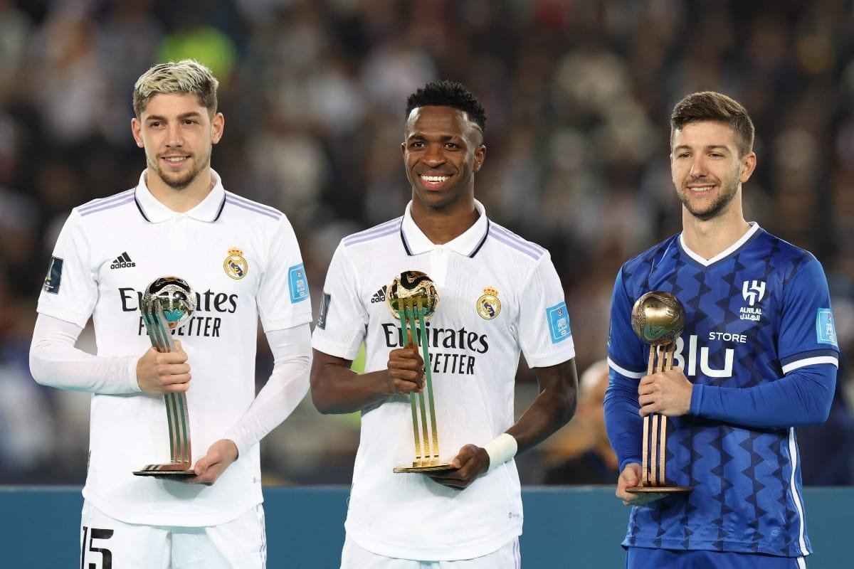 Frederico Valverde, Vinícius Júnior e Luciano Vietto (foto: Photo by Fadel Senna / AFP)