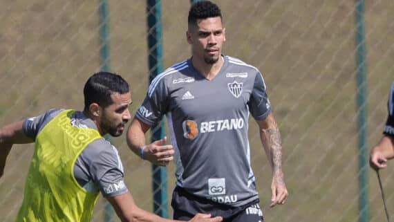 Paulinho, do Atlético-MG, durante treino (foto: Pedro Souza/Atlético-MG)