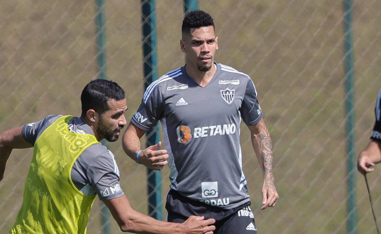 Paulinho, do Atlético-MG, durante treino (foto: Pedro Souza/Atlético-MG)
