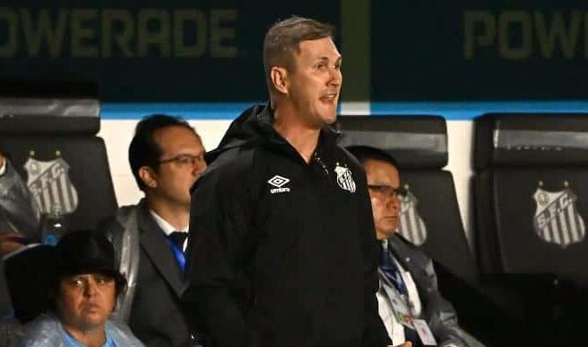 Paulo Turra, técnico do Santos (foto: Nelson Almeida/AFP)