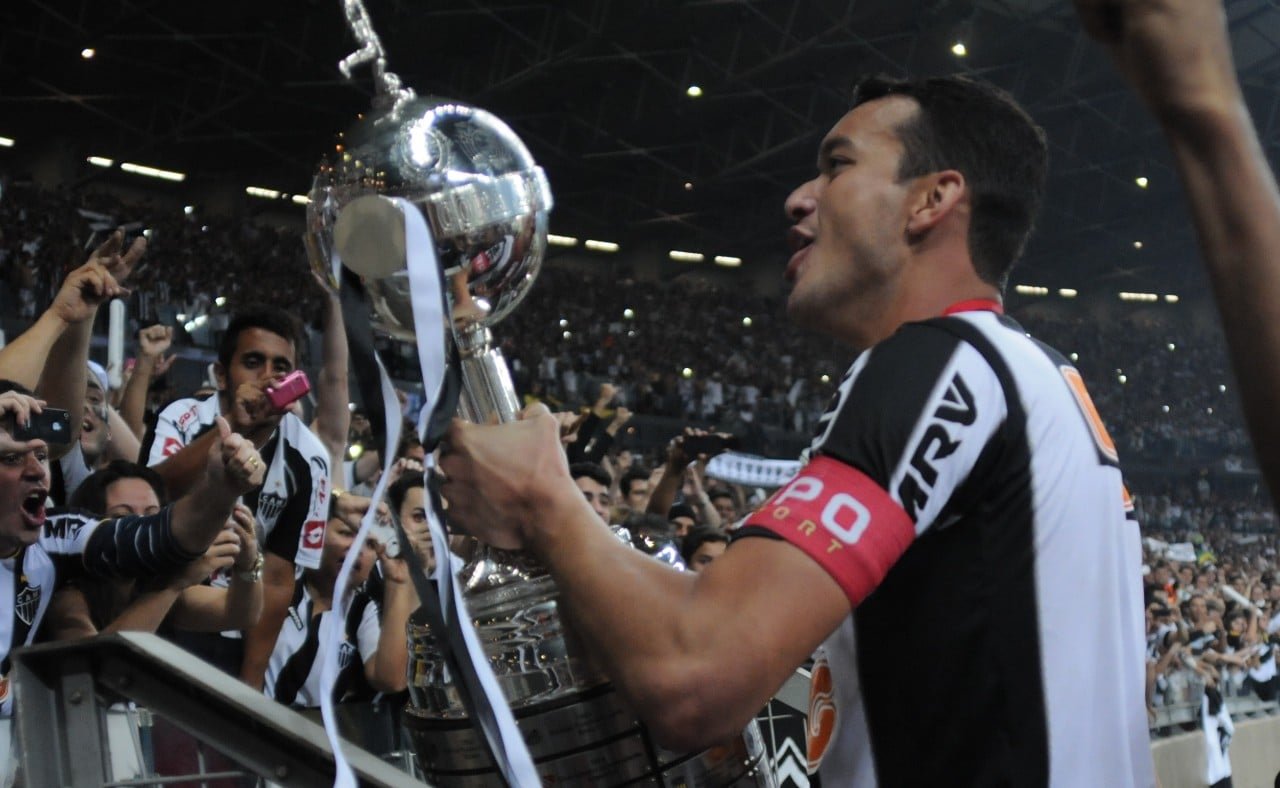 Réver com a taça da Libertadores de 2013, pelo Atlético (foto: Gladyston Rodrigues/EM/D.A Press)