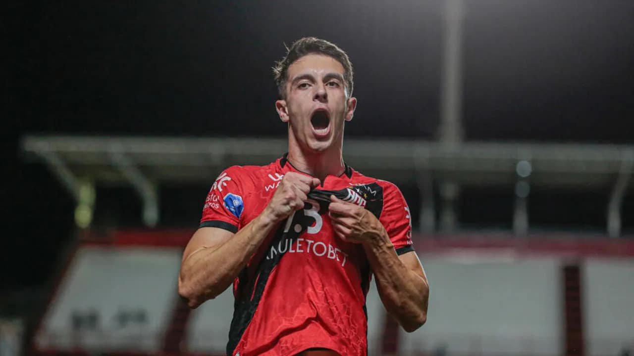 Shaylon em jogo do Atlético-GO (foto: Bruno Cosino/Atlético-GO)