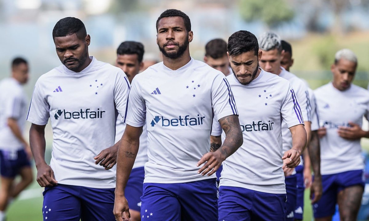 Time do Cruzeiro durante treino na Toca da Raposa 2 (foto: Gustavo Aleixo/Cruzeiro)