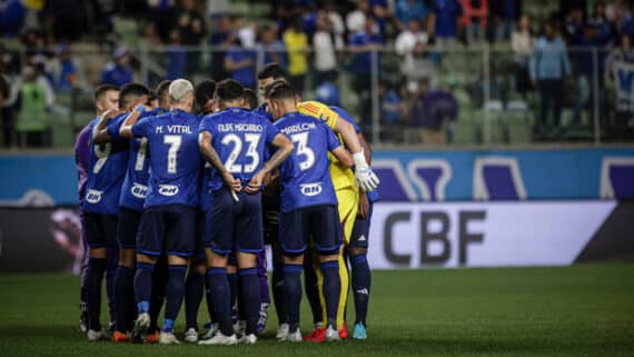 Time do Cruzeiro reunido antes de jogo (foto: Staff Images/Cruzeiro)