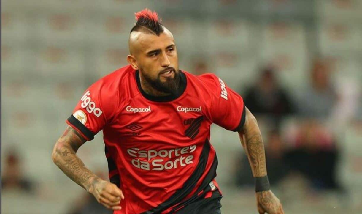 Arthuro Vidal estreia com vitória pelo Athletico Paranaense (foto: José Tramontin/athletico.com.br)