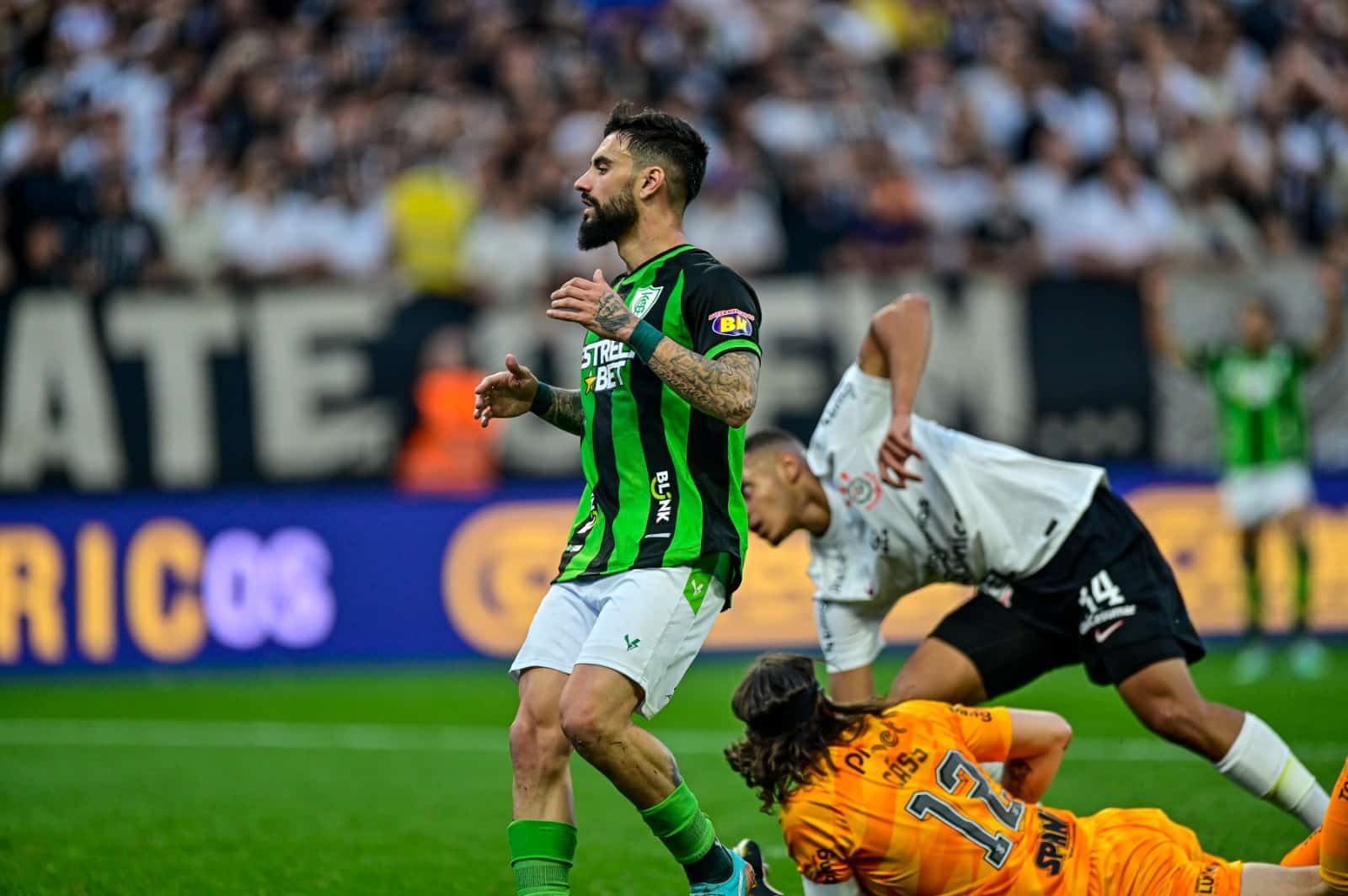 Mastriani em jogo do América contra o Corinthians pela Copa do Brasil (foto: Mourão Panda/América)