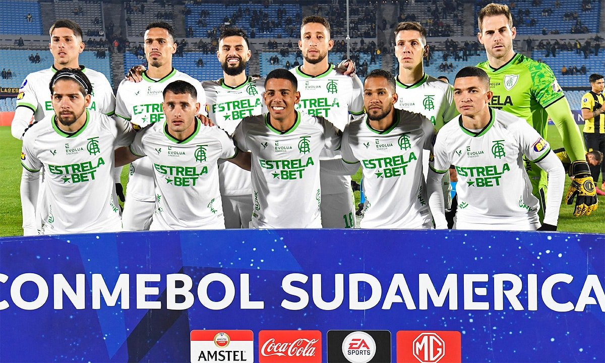 América-MG venceu Peñarol por 2 a 1 pela sexta rodada da fase de grupos da Sul-Americana (foto: PABLO PORCIUNCULA/AFP)