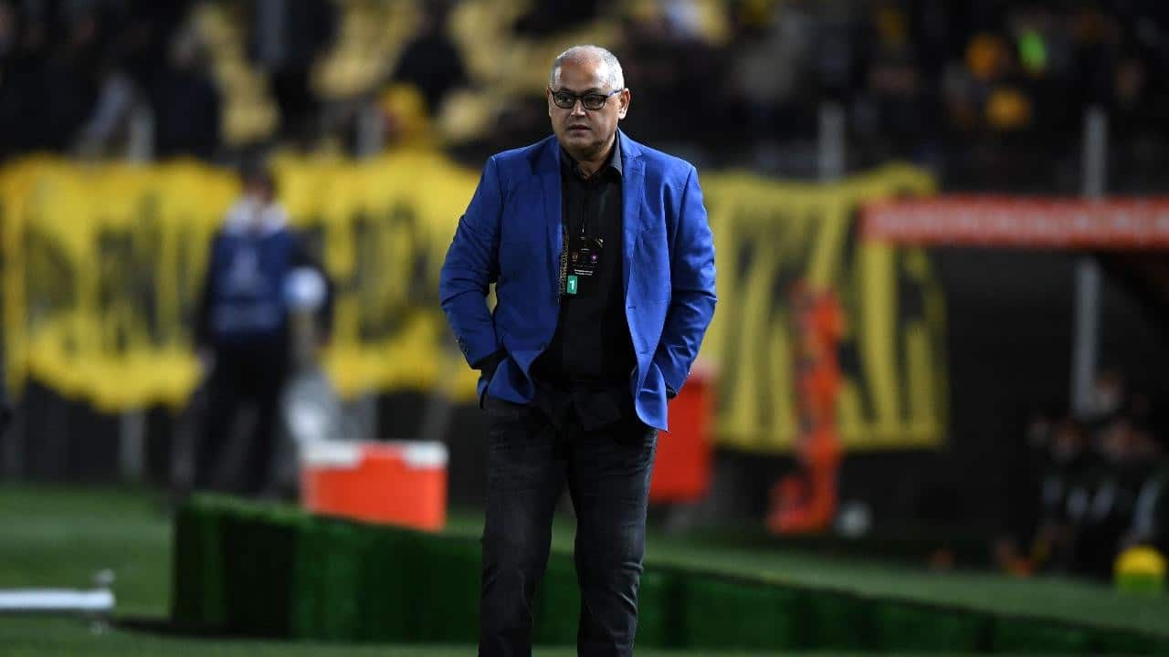 Ex-Palmeiras e Grêmio, Arce é apresentado como técnico do Nacional-PAR