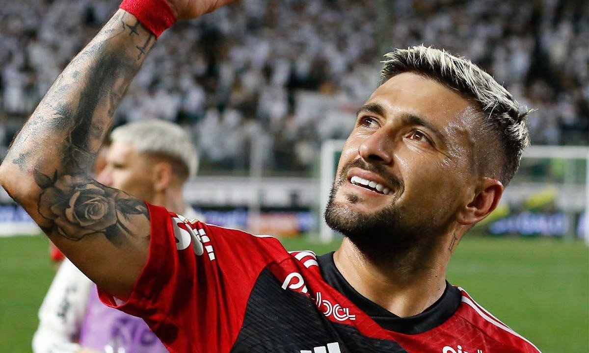 Arrascaeta fez gol de falta e deu assistência em vitória do Flamengo (foto: Gilvan de Souza/Flamengo)