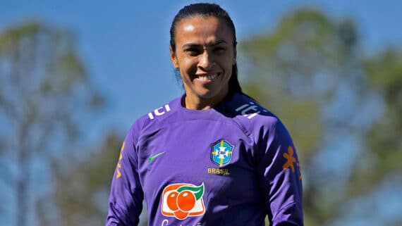 Marta em treinamento da Seleção Brasileira (foto: Thais Magalhães / CBF)