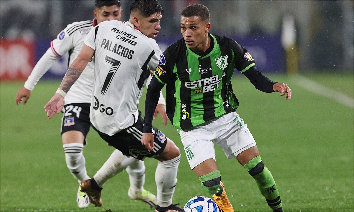 América perdeu para o Colo-Colo por 2 a 1, em Santiago, no Chile (foto: MARTIN BERNETTI / AFP)